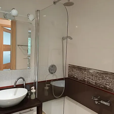 Apartamento Corner - 3-room In Centre